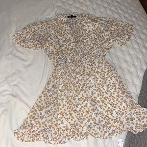 Floral dress with ruffled skirt